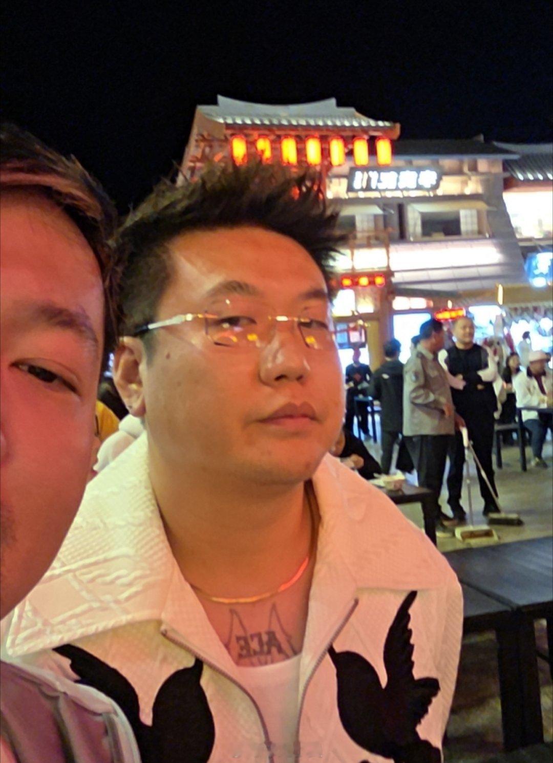 这位哥哥打个台球咔咔给我转钱​​​