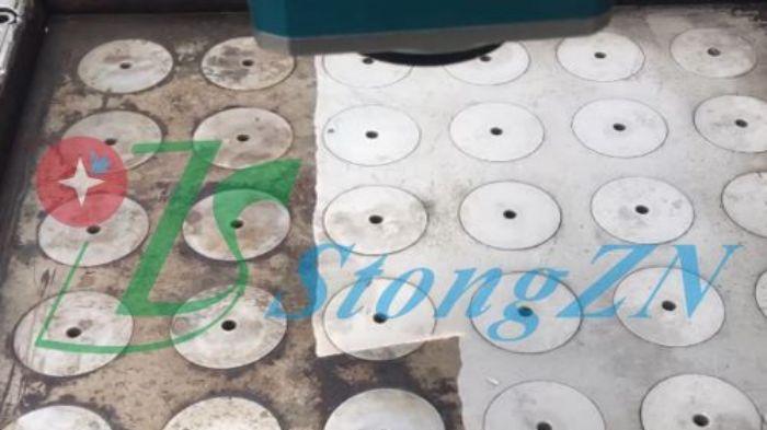 手持激光清洗：模具残胶清除的革新高效解决方案