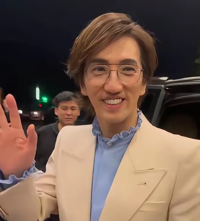 林志炫今天被淘汰这事，恐怕连节目组自己都没想到能闹这么大。他第二场唱《秋意浓