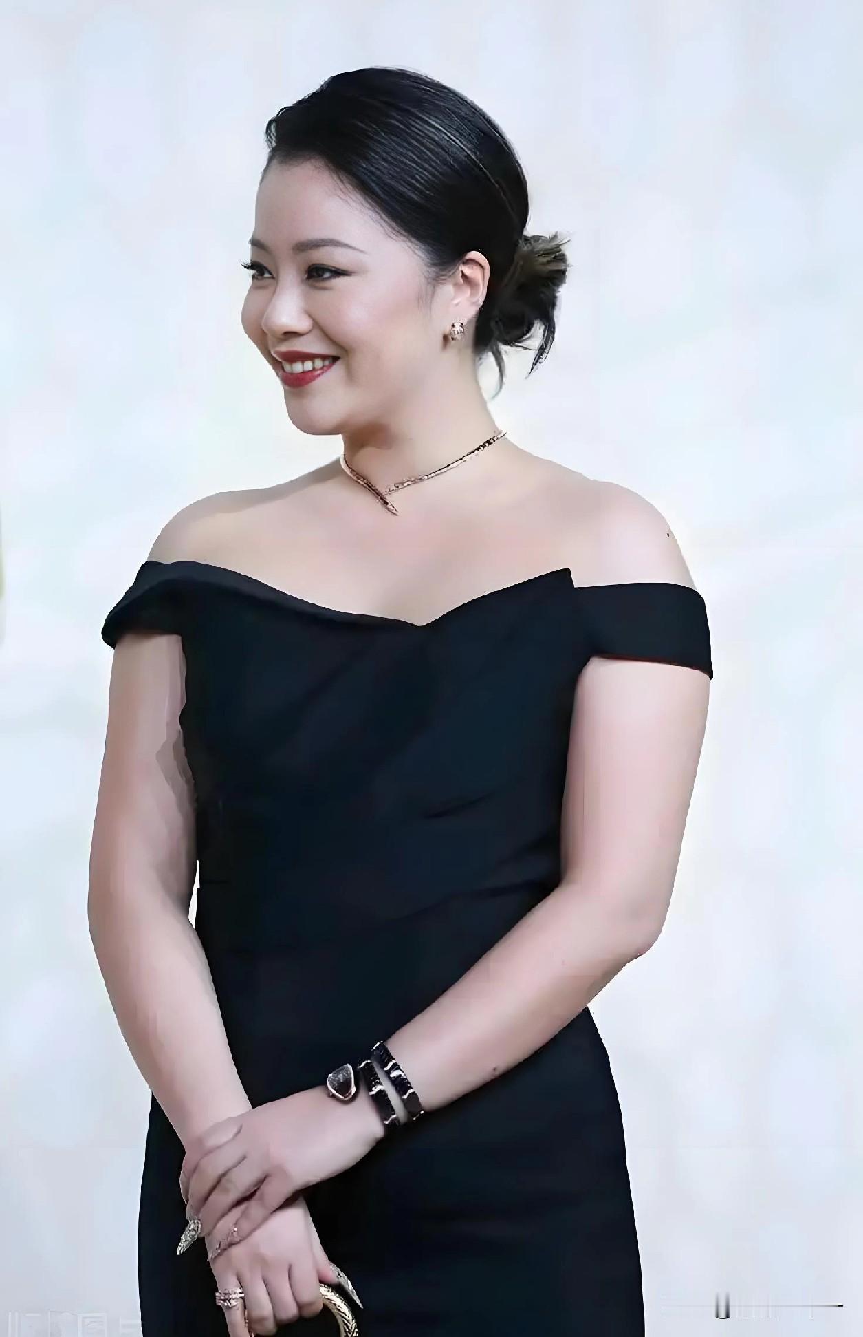 大家有没有觉得《四喜》饰演大倪这演员王菊，就是每次一看她这张脸就立马会有