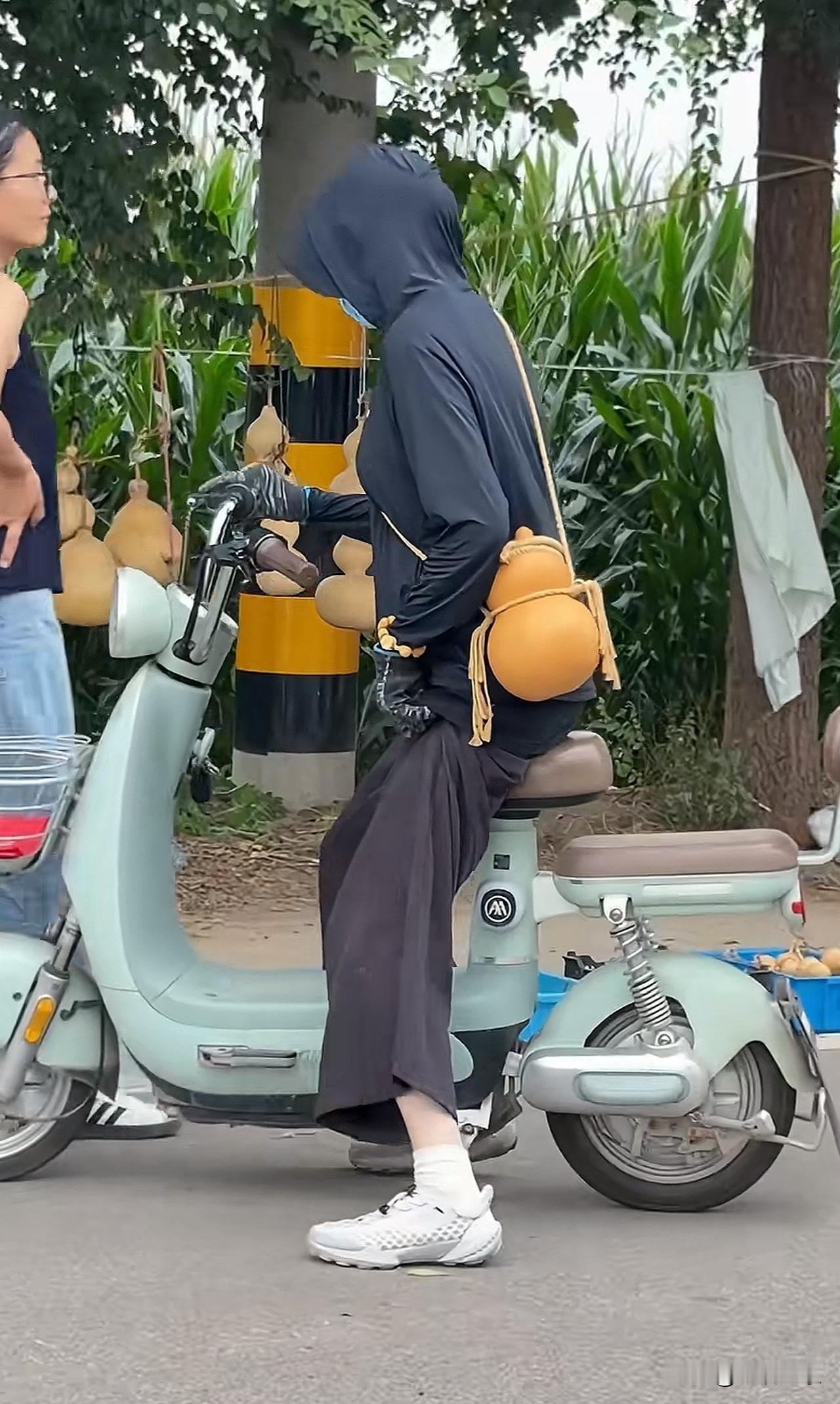 葫芦做的挎包，还挺个性的