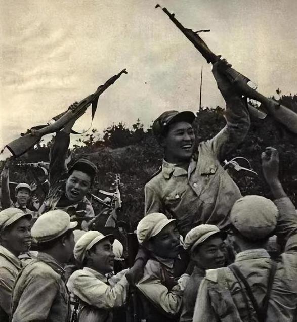 [点赞]美国老兵：“朝鲜战争上，当中国军队拔出刺刀，冲出来和你展开肉搏战的时候