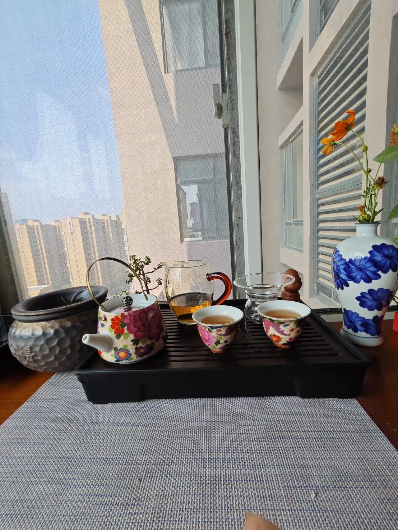 周五是我彻底放松的一天，啥事儿都不干，也不去健身房健身，不打扫屋子，就待在家里，