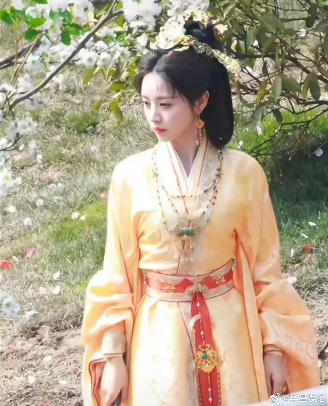 陈都灵田曦薇刘些宁都撞衫了这些衣服怎么都一模一样