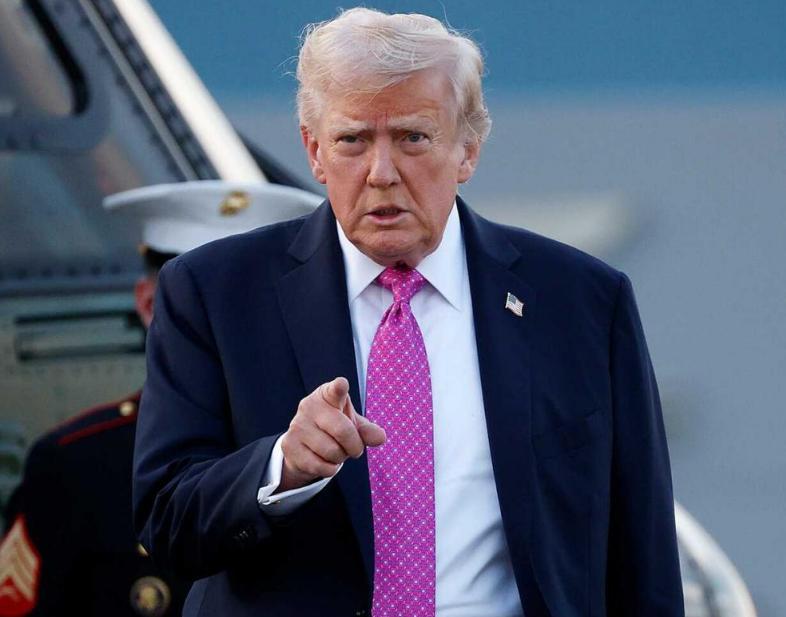 美国金融市场突然崩了！股市、债市、汇市一起栽跟头。导火索竟是丹麦一家养老