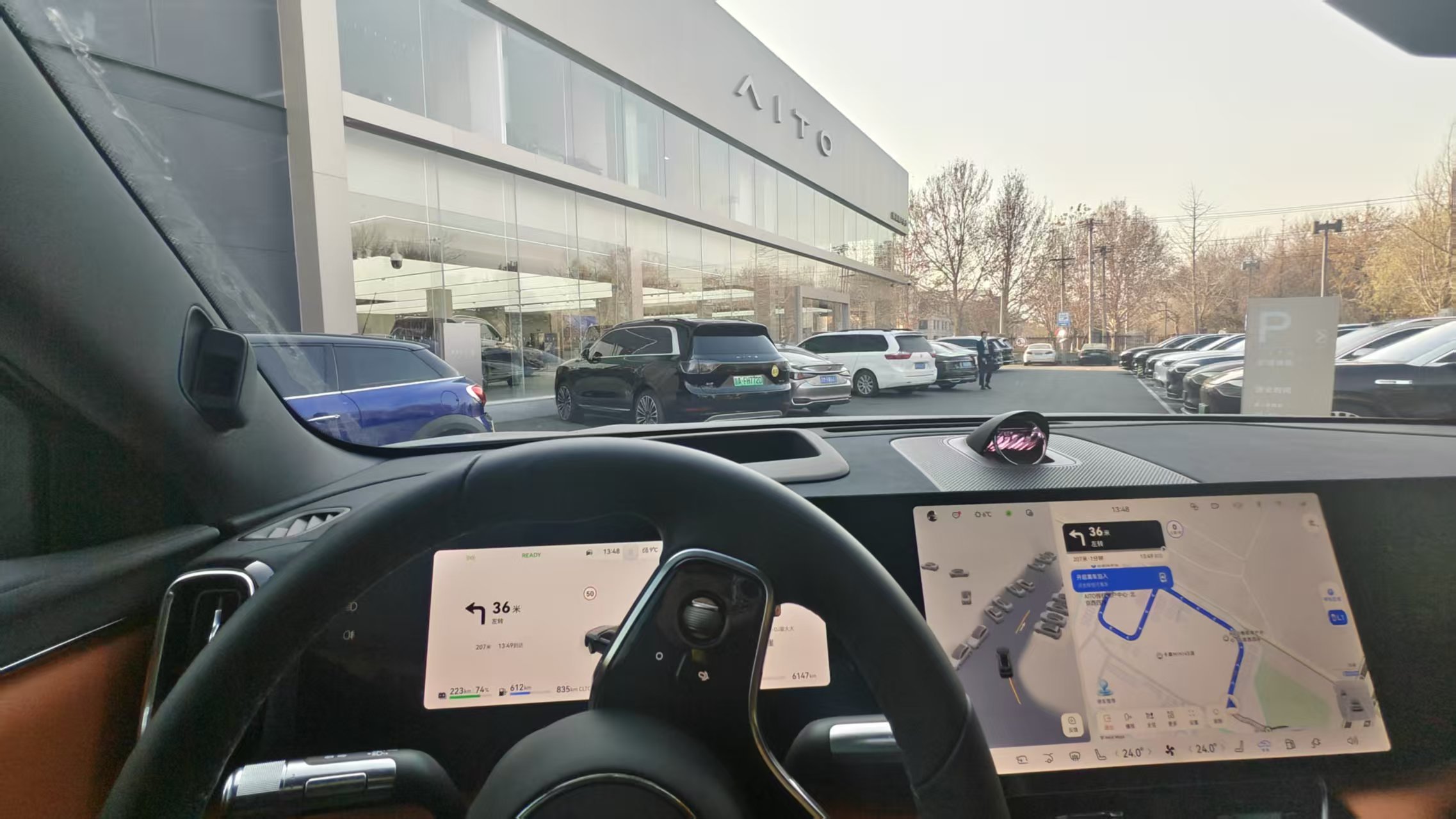 同事给问界M8做首保，我们这台车跑了6000多公里，这次主要是增程器的磨合保养，