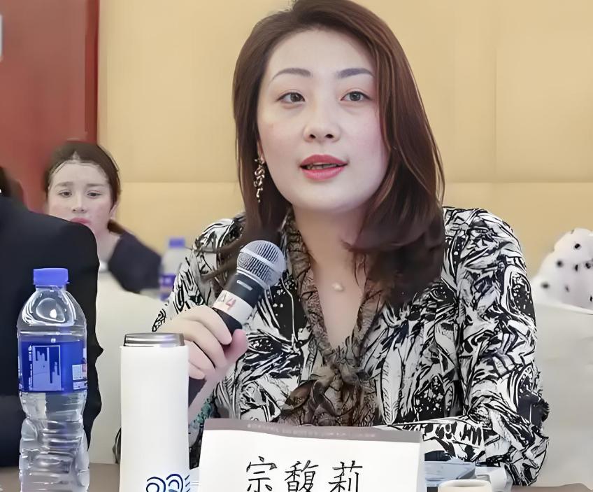 杜建英其实也是实在没办法了！原本杜建英和三个子女并不打算浮出水面，因为他们尽管没