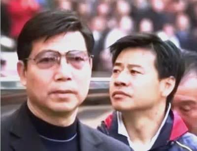 押错一次，十年白干56岁的徐根宝把3300万全砸在崇明岛，签下十年无息借