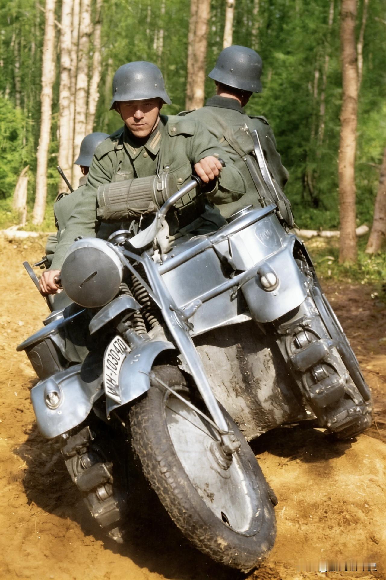 二战打起来那会儿，德国人造了不少稀奇古怪的东西，其中就有这款Sd.Kfz.2，大