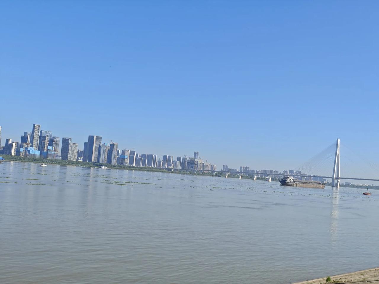 重磅！华为AI首席科学家李银川转战具身智能赛道，70篇顶会论文+30项专利大牛开启硬核创业新篇章