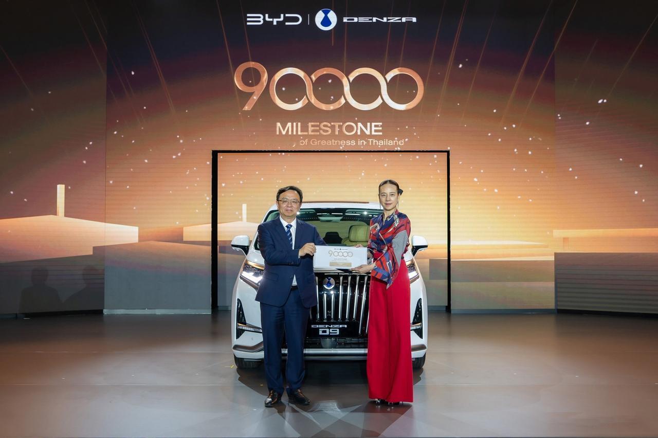 2026年1月比亚迪的销量真是一半喜一半忧！国内市场卖了10.96万辆，比去年同