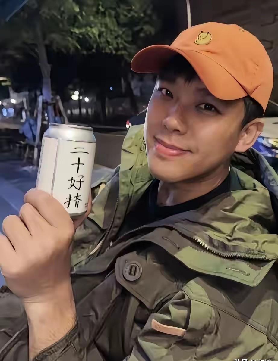 谁能想到，曾经咬死不放的“铁头娃”葛斯齐，居然真的收手了？就在大家搬好板凳等着