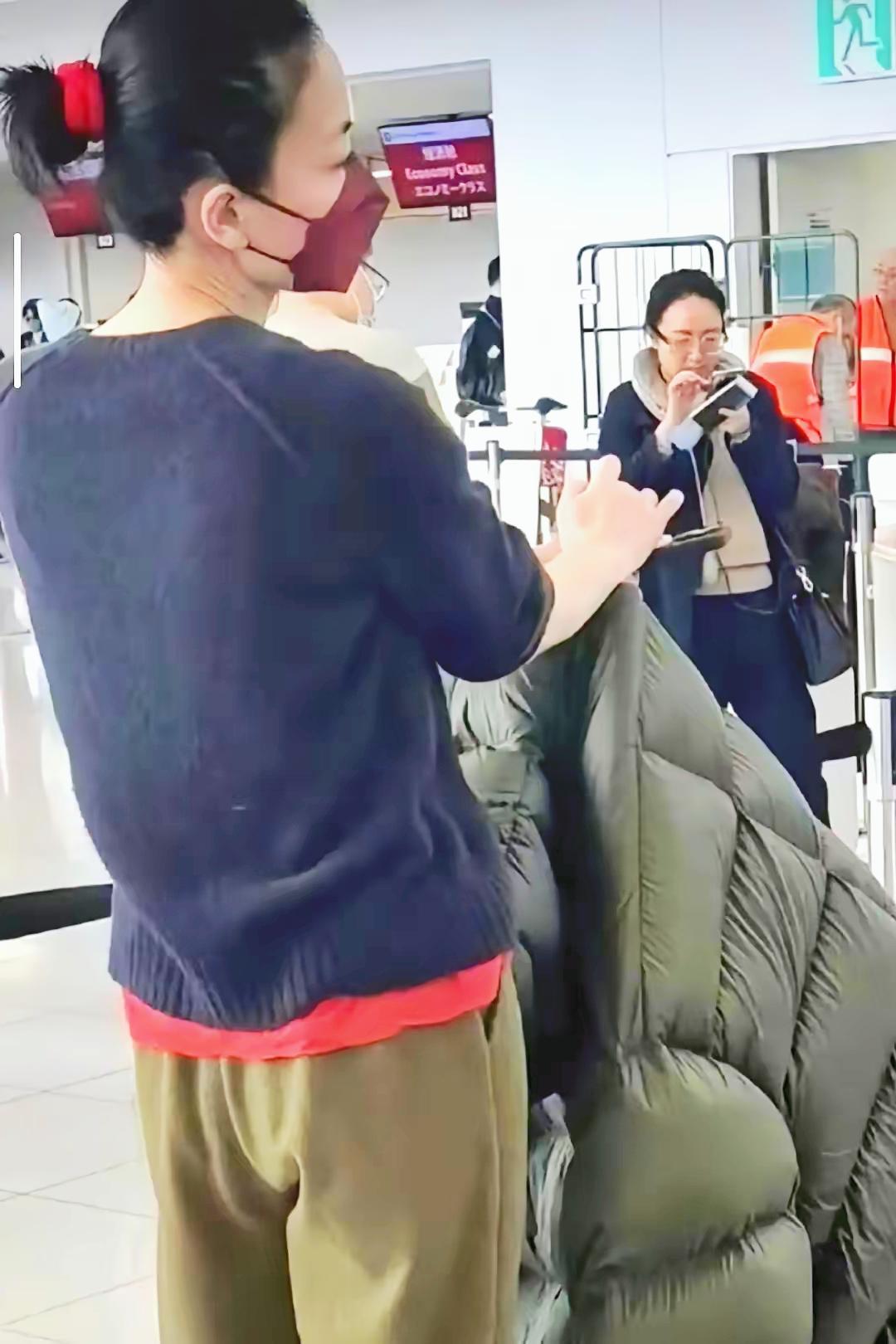 54岁王菲的体检报告太炸了！心肺功能碾压30岁同龄人，肌肉量、骨密度让医生惊