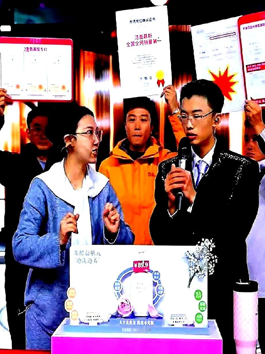 郭有才，最终还是放下了歌手身份。2024年5月，他还在菏泽南站唱歌，十天粉丝