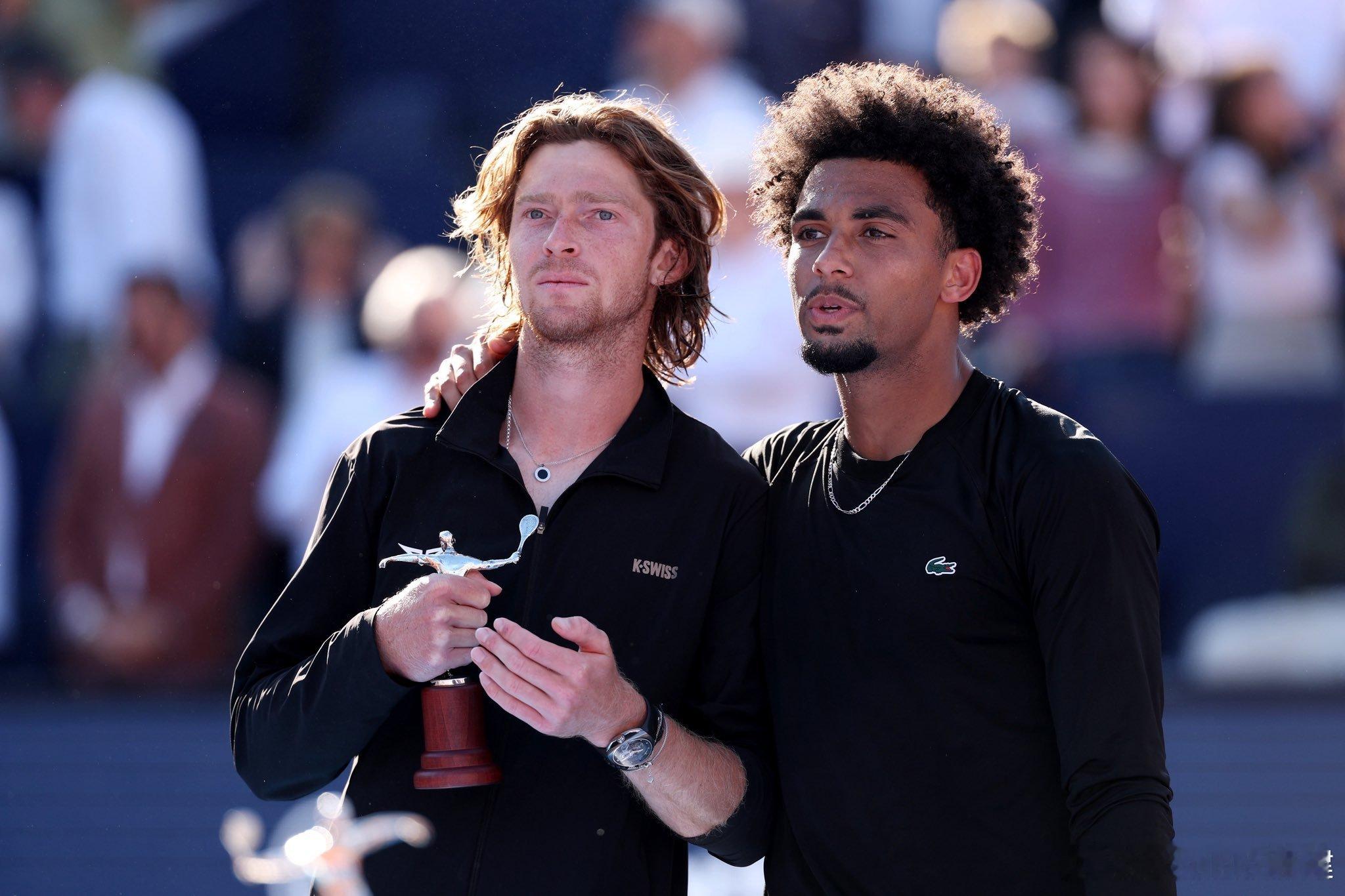 【柳比西奇：现在没人想对上菲斯他足以让辛纳或阿尔卡拉斯陷入苦战】“现在没人想对