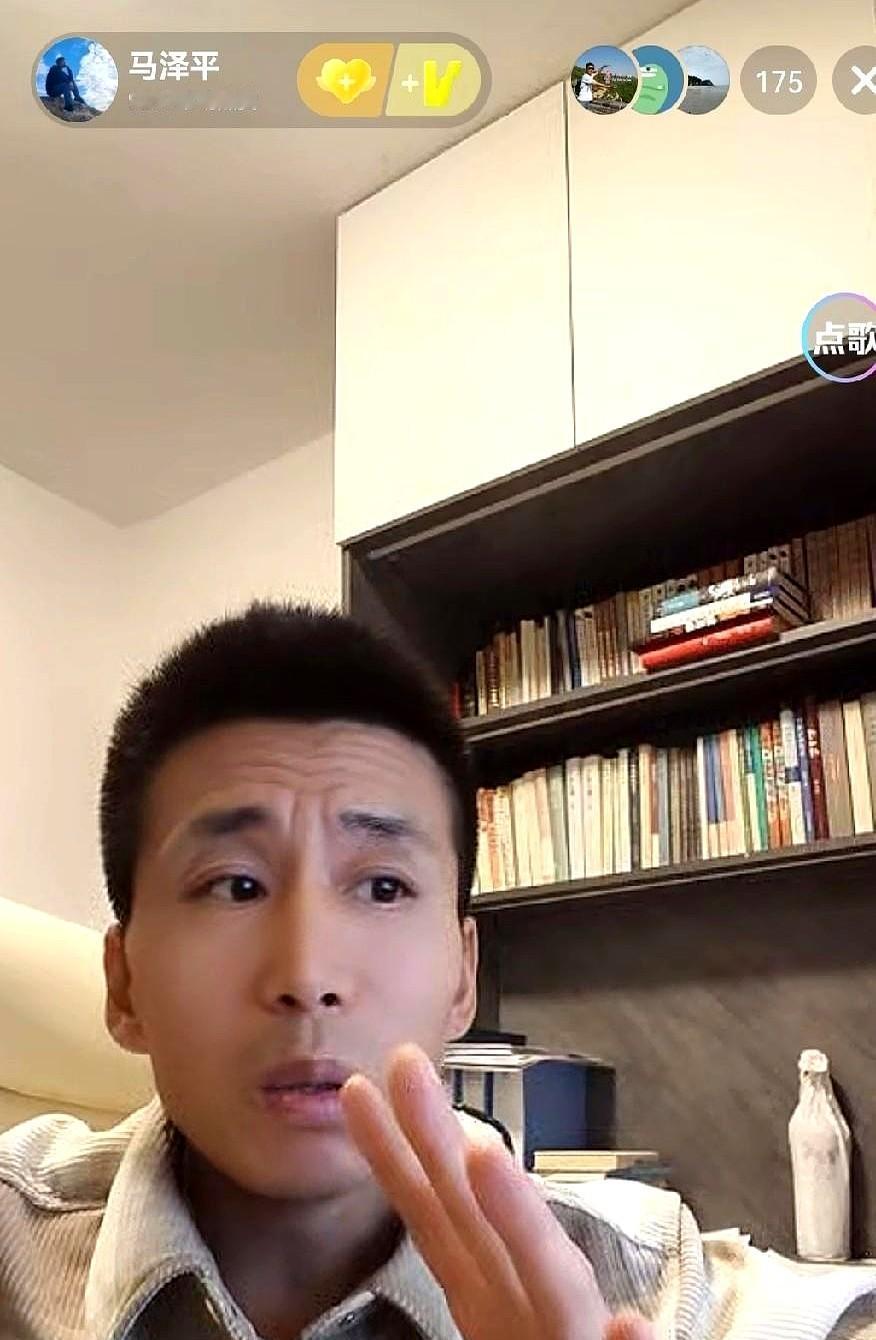 许银川取关了郑惟桐，不是割席，是关掉噪音。协会一通报，他立马删了二十多个关注，