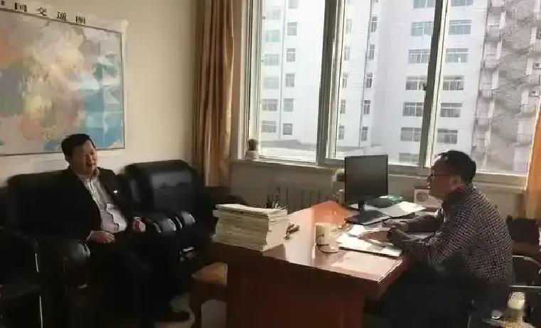 王楚钦4比0横扫林诗栋，拿下仁川冠军。比赛刚开打，他连吼三声给自己鼓劲，球拍