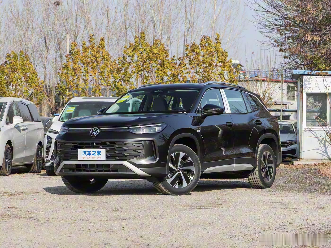 在中型SUV市场，大众探岳是很多人关注的一款热门车型，即便在竞争激烈的当下依然保