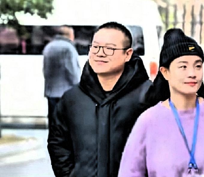 大年三十晚上被几亿人架在火上烤，是什么滋味？岳云鹏知道。热搜预定。词条都想