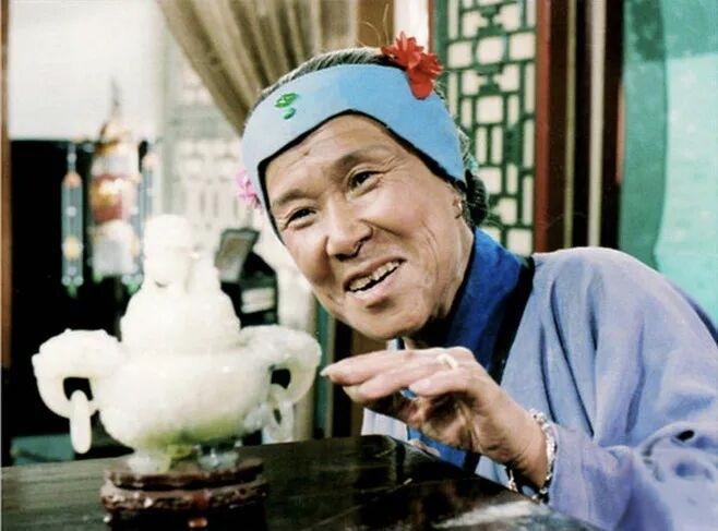 这几天看新闻，李在明在中国的表现，让我想起了《红楼梦》里的刘姥姥。但我觉