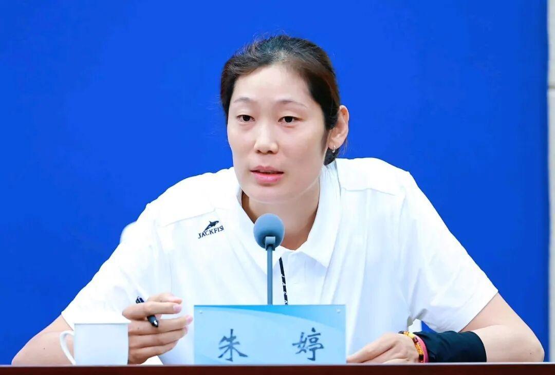 朱婷回归国家队？？连她都无可奈何那就别想了，扎扎实实的做好准备吧女排世锦赛马上