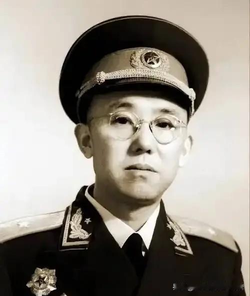 1939年盛夏，廖政国率领部队追击逃窜的汉奸武装，部队意外闯入日军重兵把守的上海