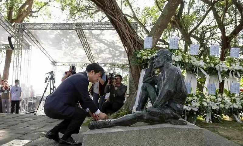 顾立雄有两个方面没有说清楚，一是大陆搞9.3抗战纪念大型活动，他说抗战的胜利功劳