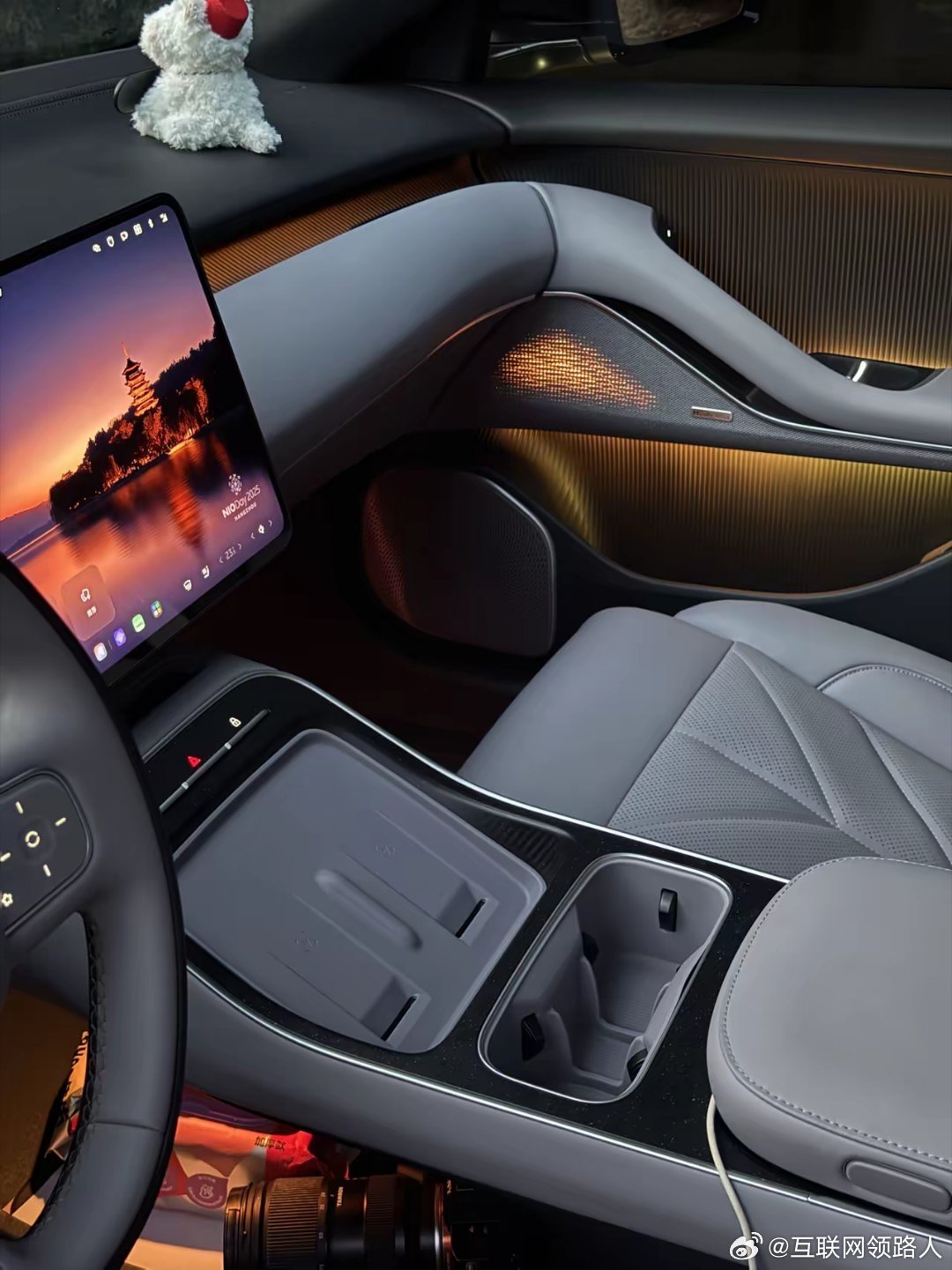 开了那么多车，内饰能做到简单却不单调的，也就只有蔚来啦。