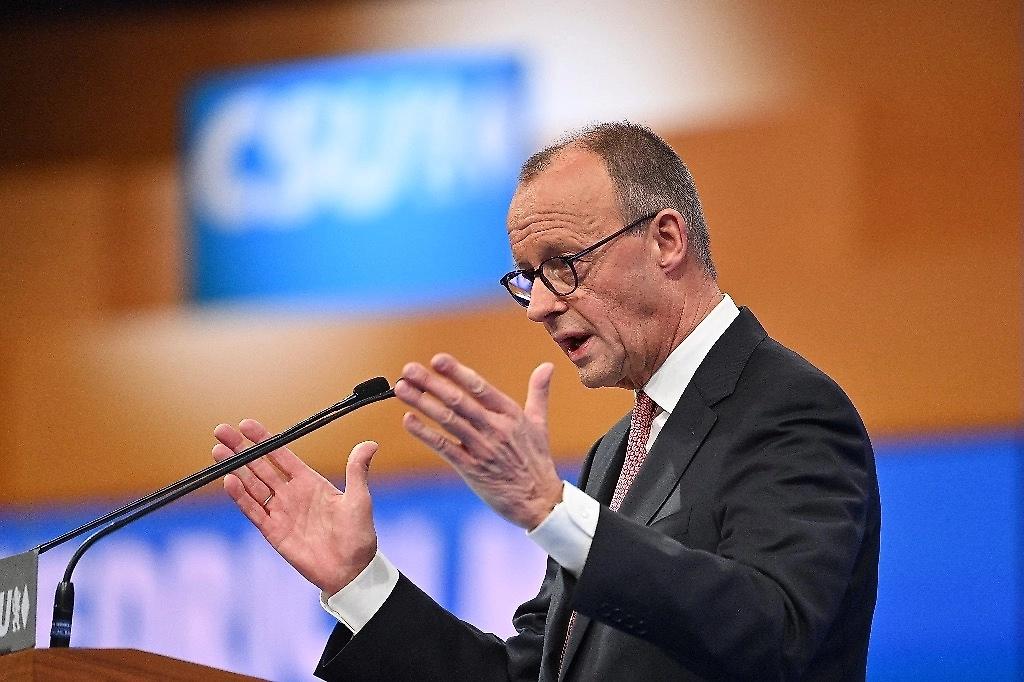 梅尔兹表示，基辅必须为和平做出让步为了解决冲突，乌克兰必须做出让步。德国总理