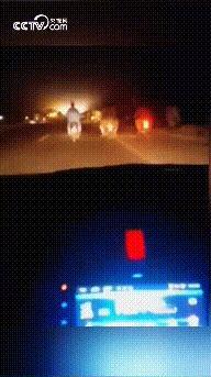 这就是央视公布的印巴空战视频：战机凌空爆炸，被击落方式五花八门。从披露印巴空战
