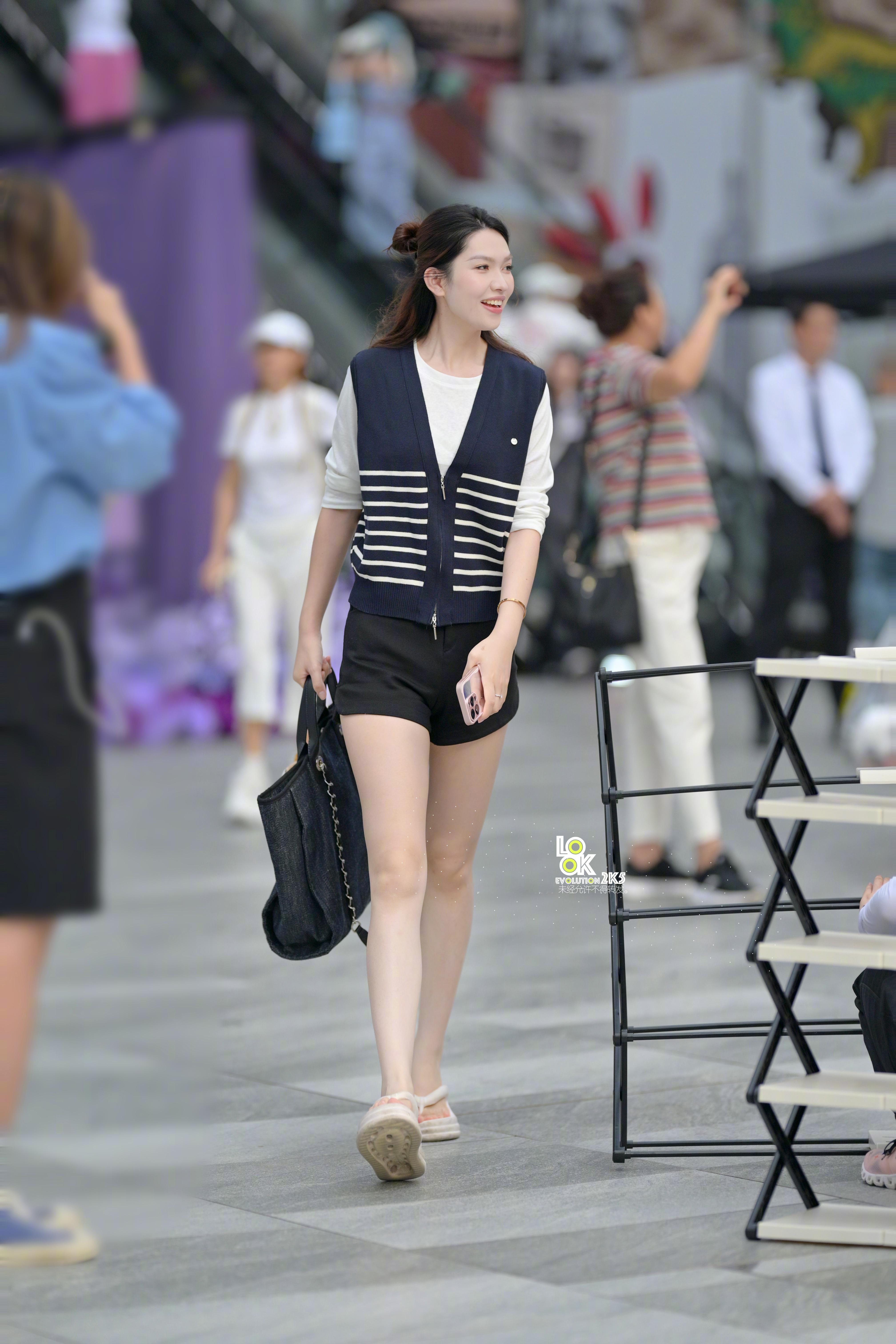 小姐姐笑得好开心​​​