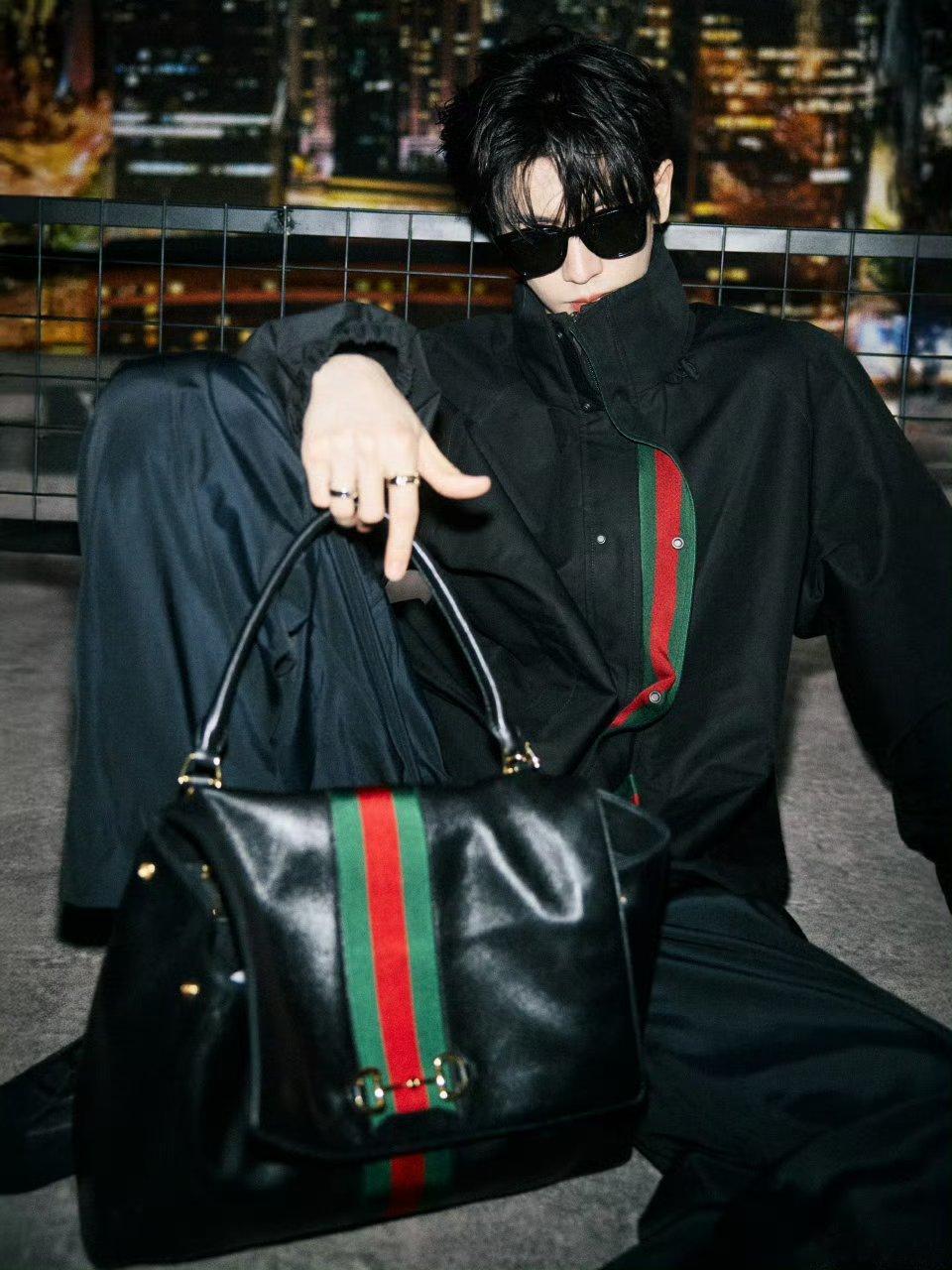 Gucci高管点赞张凌赫就说这身高，也不是一般人能比的。逐玉里面看他的戏，身高优