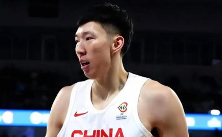 说周琦改了3岁的，怕不是傻了？周琦的情况跟阿联、怪伦完全不同，他是2014年