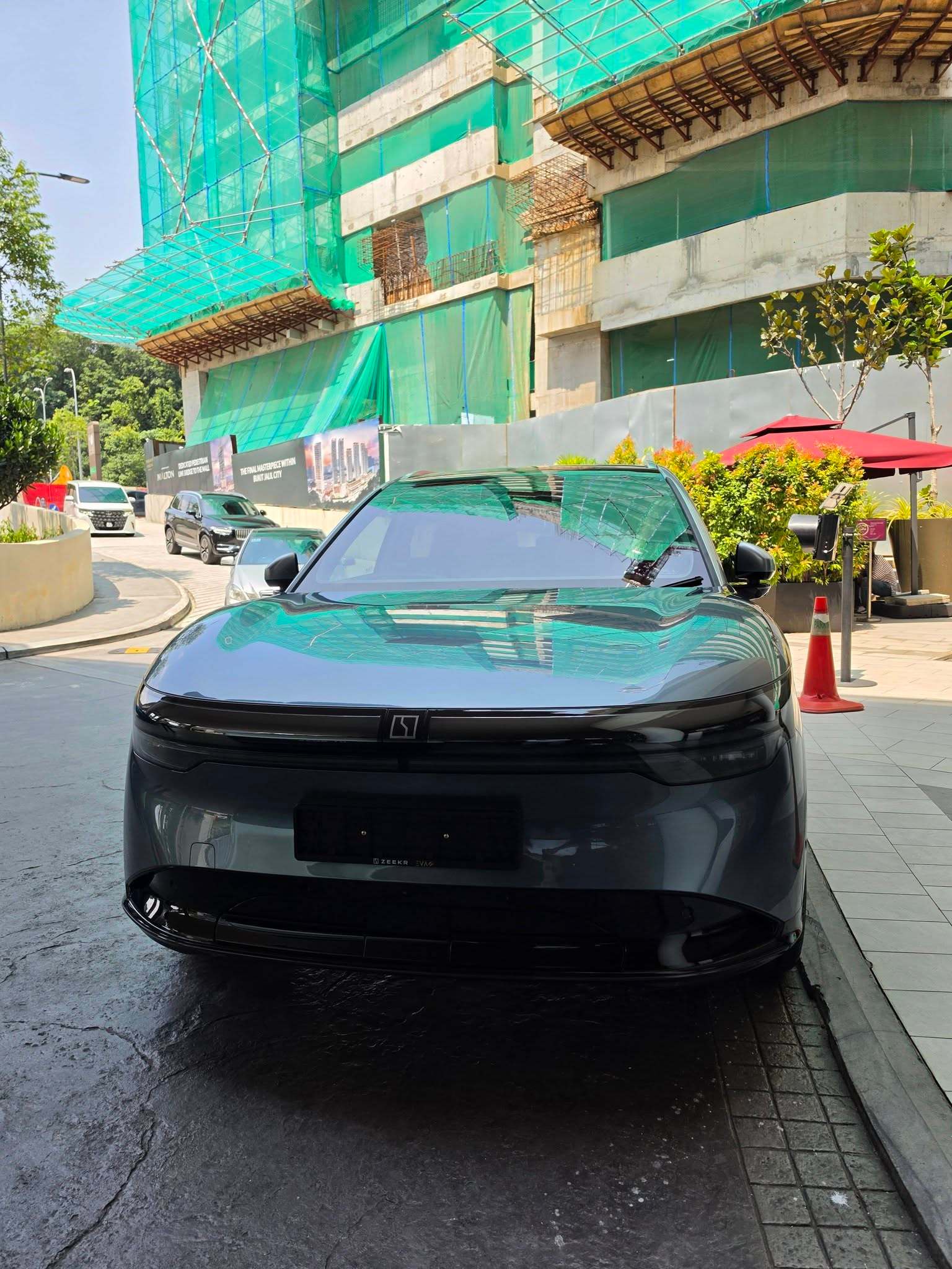 海外极氪7X车主劝退：千万别买！😂原因如下：·座椅太舒服，每次停车都舍不得下