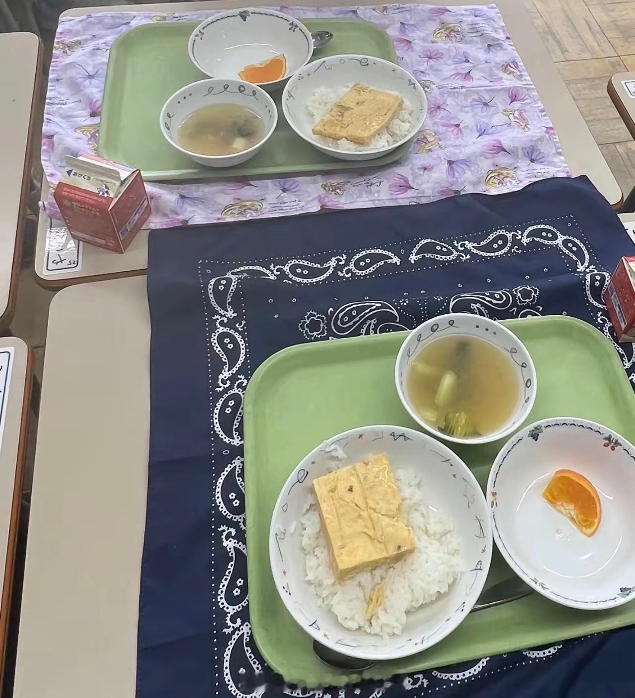 左图：日本某学校的午餐。右图：中国某学校的午餐。海外新鲜事热点现场