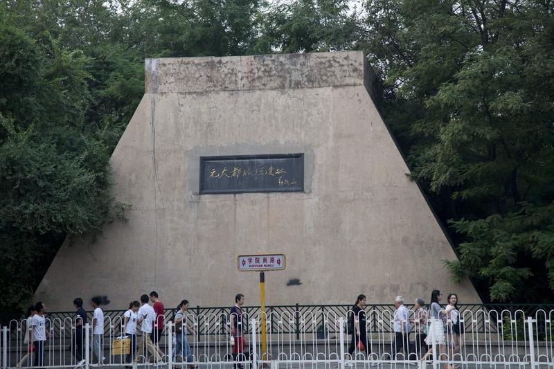 要理解蒙元文化与华夏文明的关系，不能简单地用“属于”或“不属于”来一刀切。从