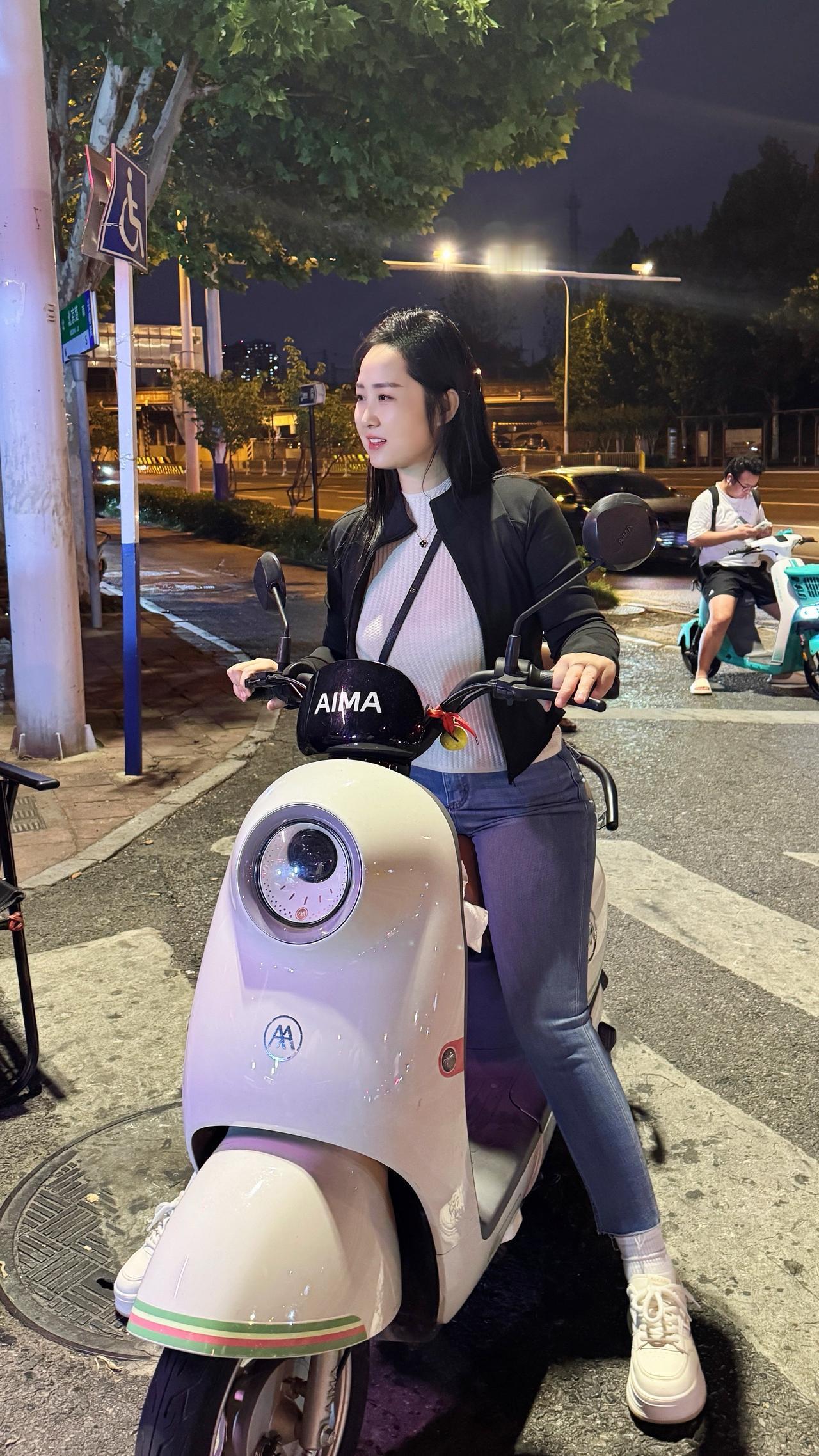 骑电驴夜景随拍