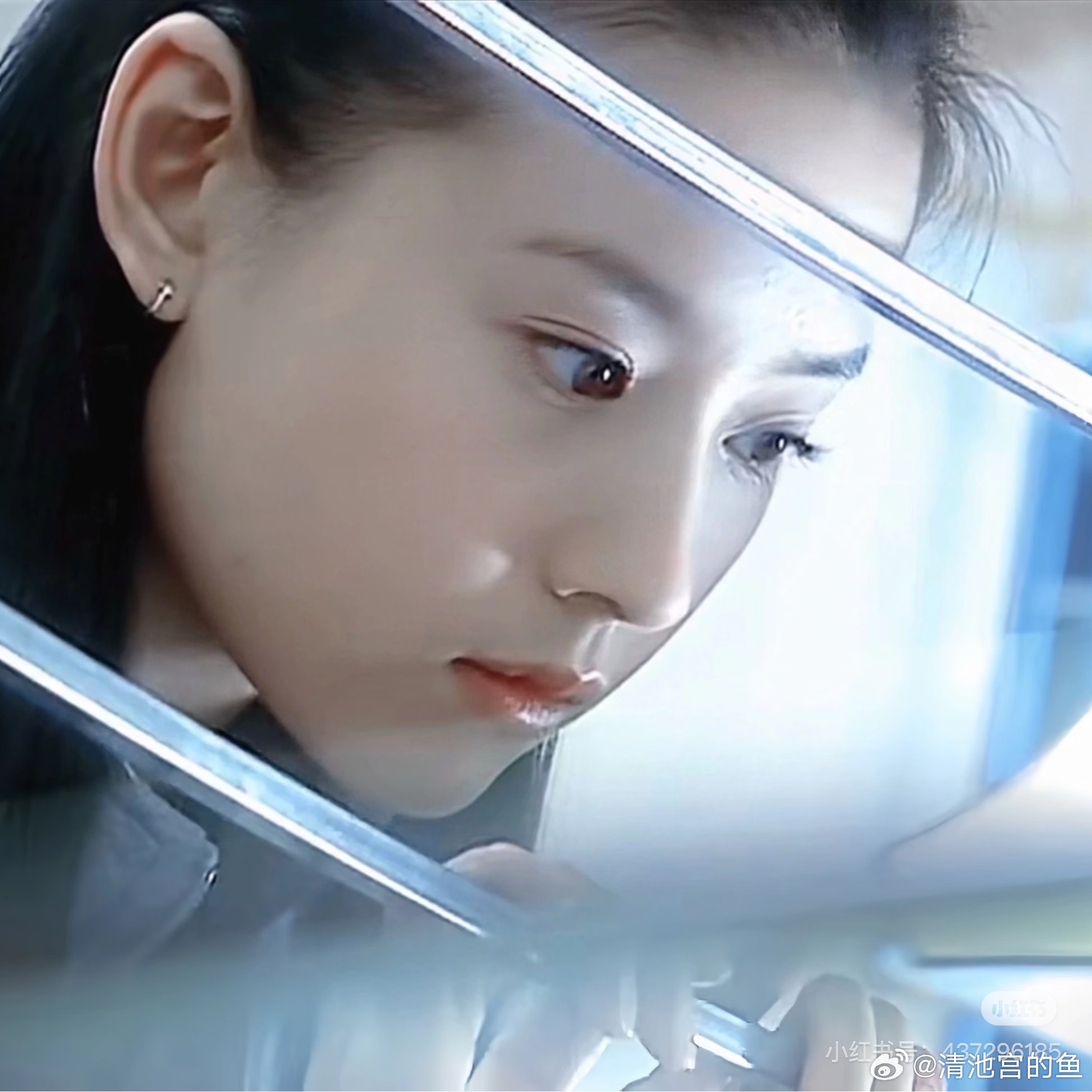 潘粤明董洁董洁类似的盘我见过一个，董洁是庚申庚辰壬戌，非常清冷的金水盘，喜