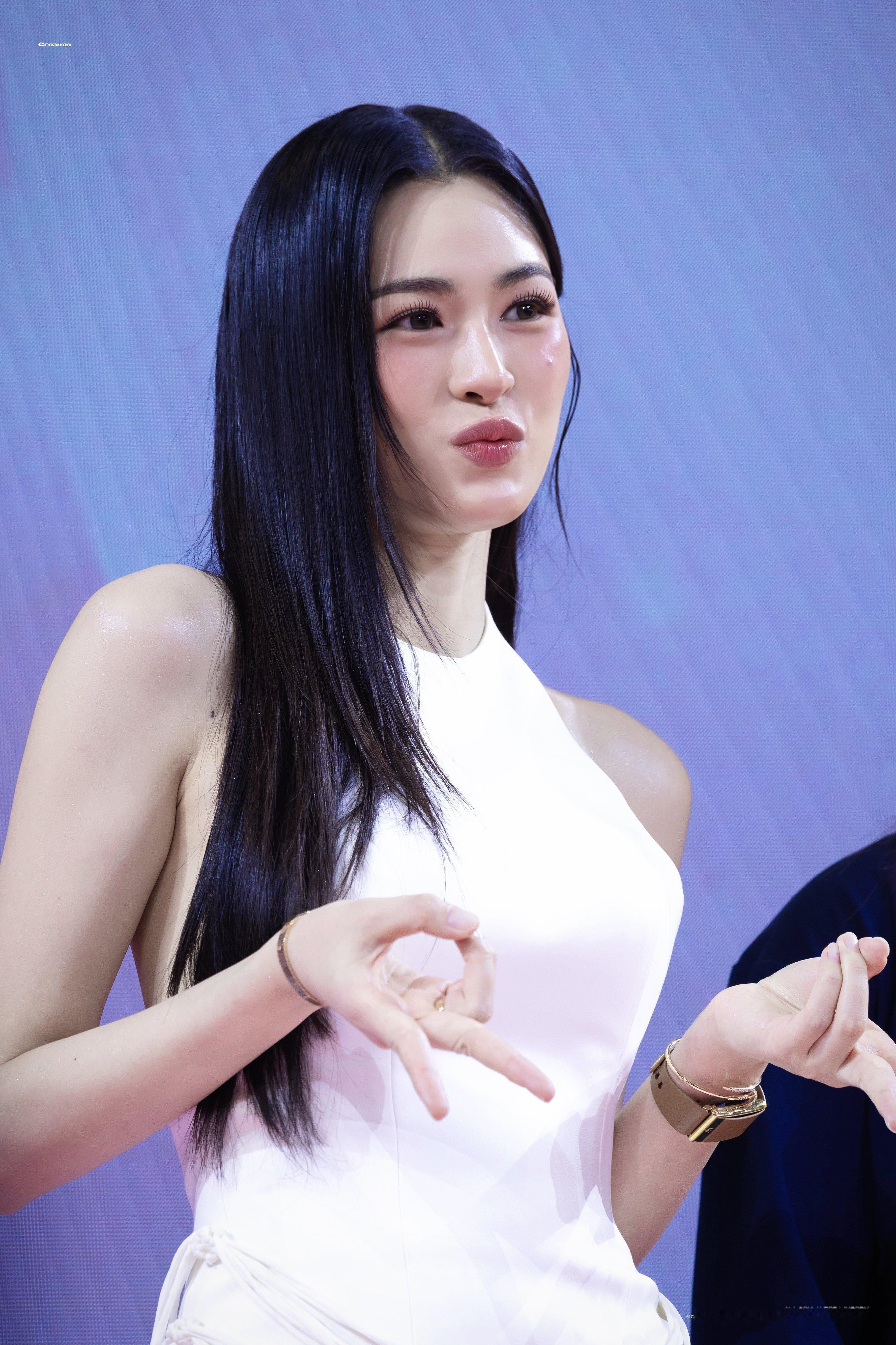 每天都在刷新心动上限💗©logo邝玲玲优色林东南亚代言人·邝玲玲calvin