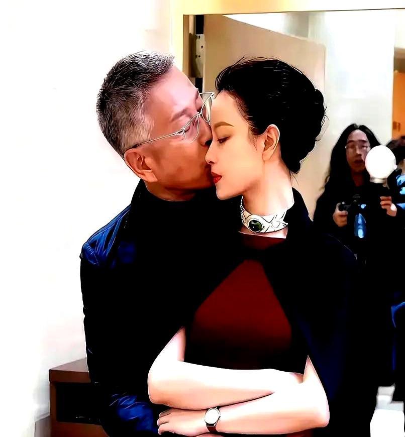 33岁的悬殊年龄差，起初被全网痛骂辣眼睛。在《流金岁月》里，陈道明和倪妮全