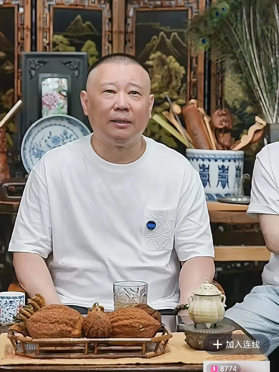 真是越来越不理解郭德纲了，明明这几天杨老前辈离开的日子，郭德纲却一反常态的，
