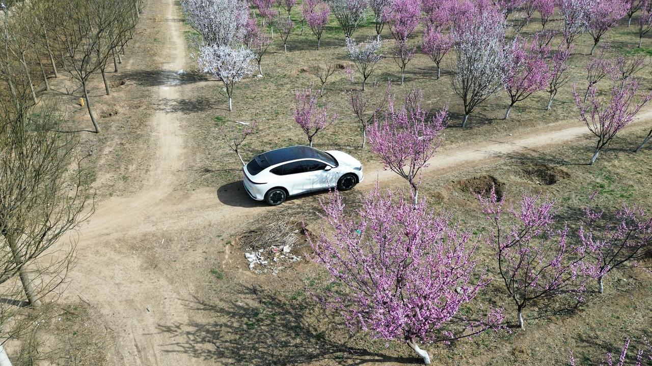 买奔驰不如买国产车！奔驰GLC售价30来万，零百加速8.2秒。10年前，这个动力