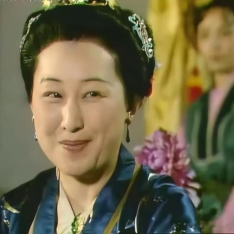 李凤英走了。她一生淡泊名利，生前从未接受过专访，也从未公开过家庭私事，低调到连她