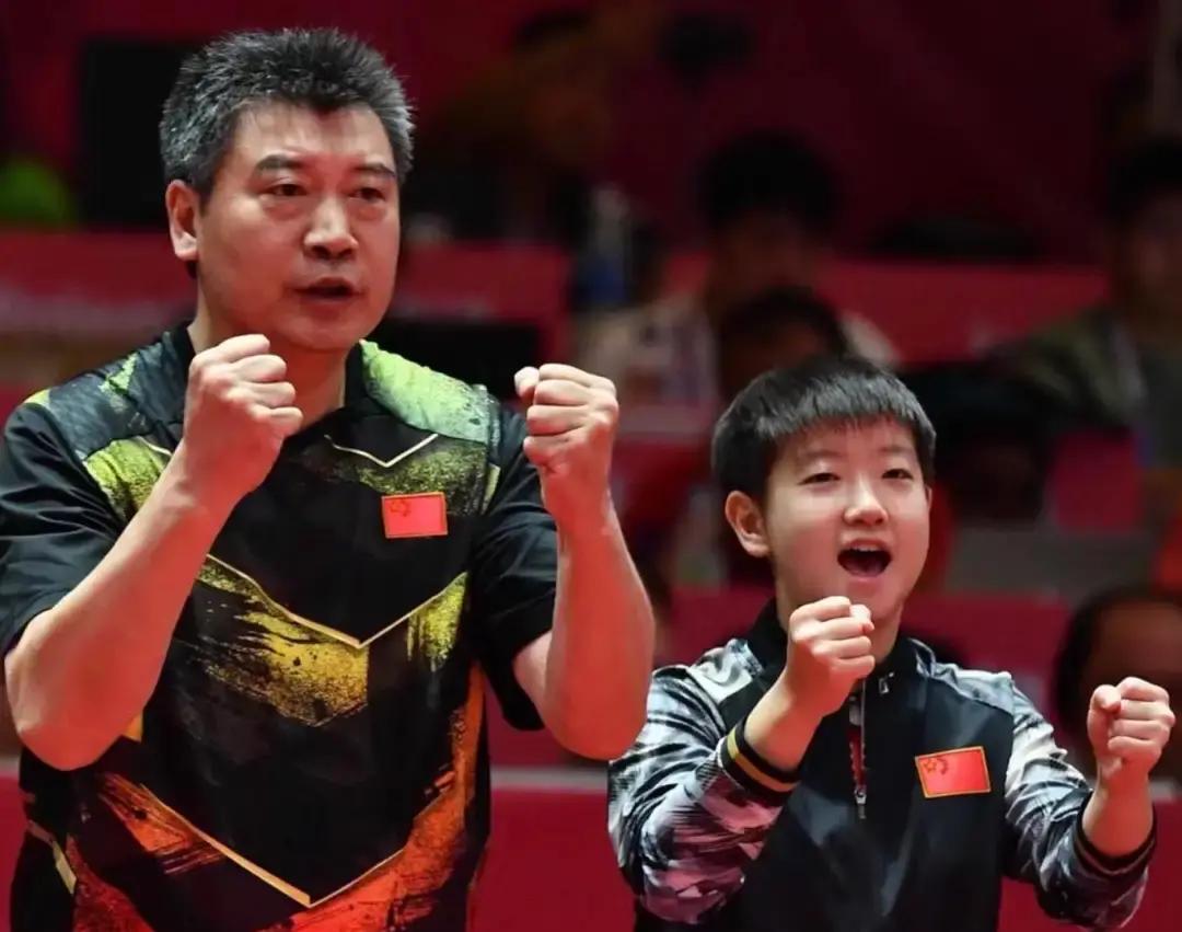 黄金八年，本该光芒万丈。李隼教练一句话，把很多人的眼泪说下来了。他说孙颖莎最