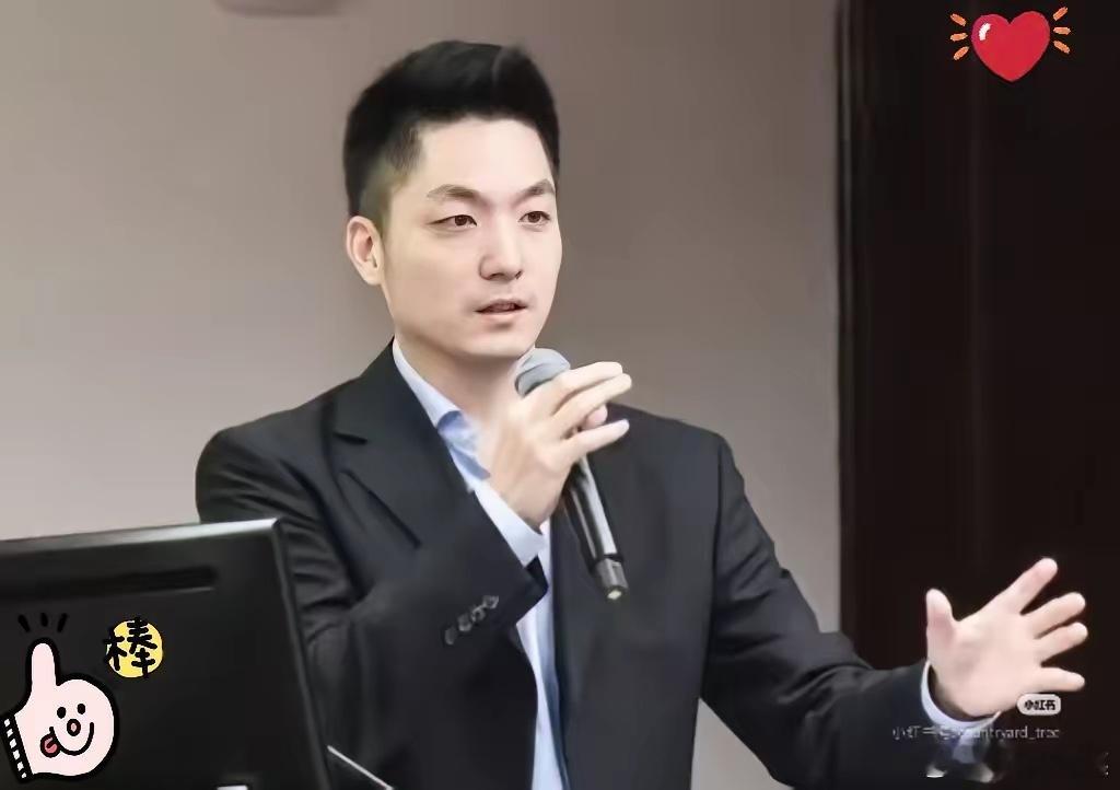 讲真，刚看完蒋万安那8分钟的讲话，我甚至有点恍惚。毕竟咱们见惯了那种张牙舞爪的政