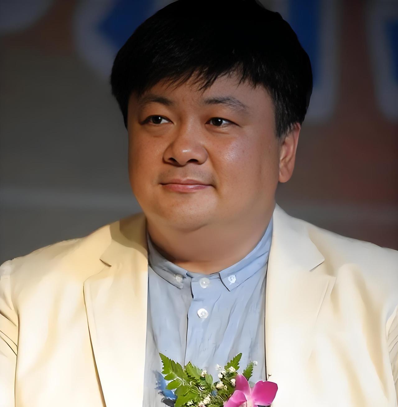 1991年，洪剑涛家的保姆找他借，十万块钱，洪剑涛二话不说，回房间拿出一张卡递给