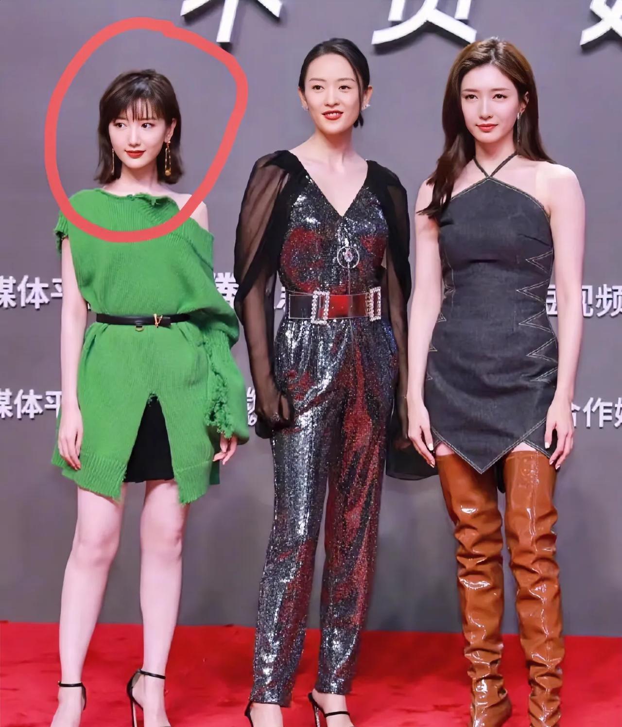 谁更美？左边这美女明显更漂亮一些，可惜输在个头上了