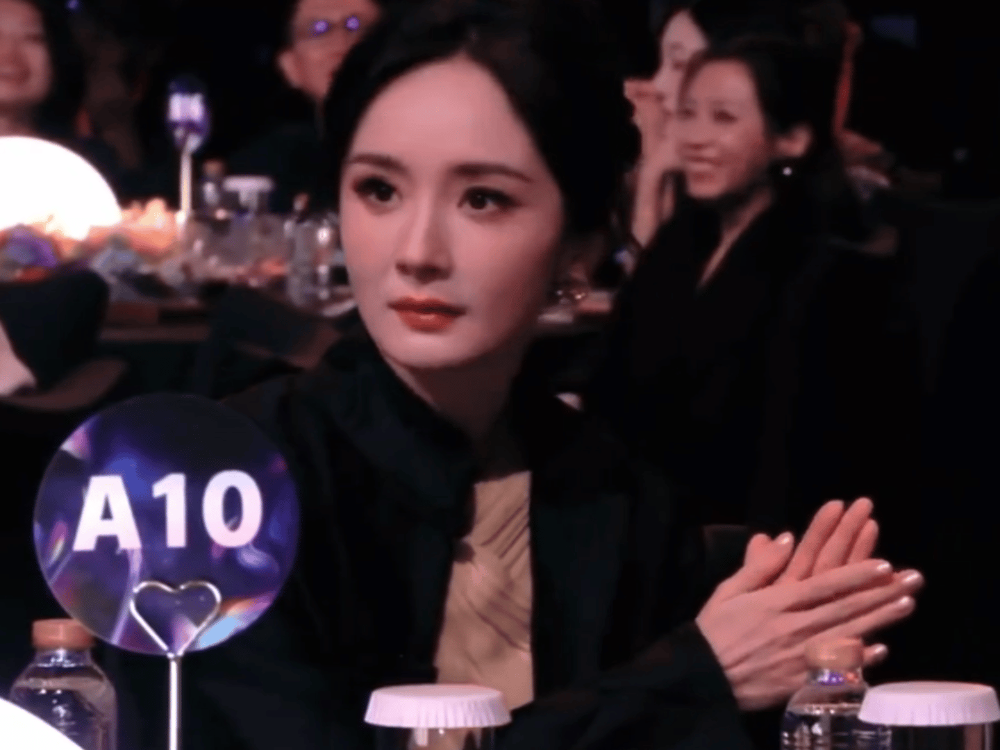 尖叫之夜内场花们的动图好鲜活杨幂、李一桐、田曦薇、梁洁、孟子义、赵今麦、徐若晗、