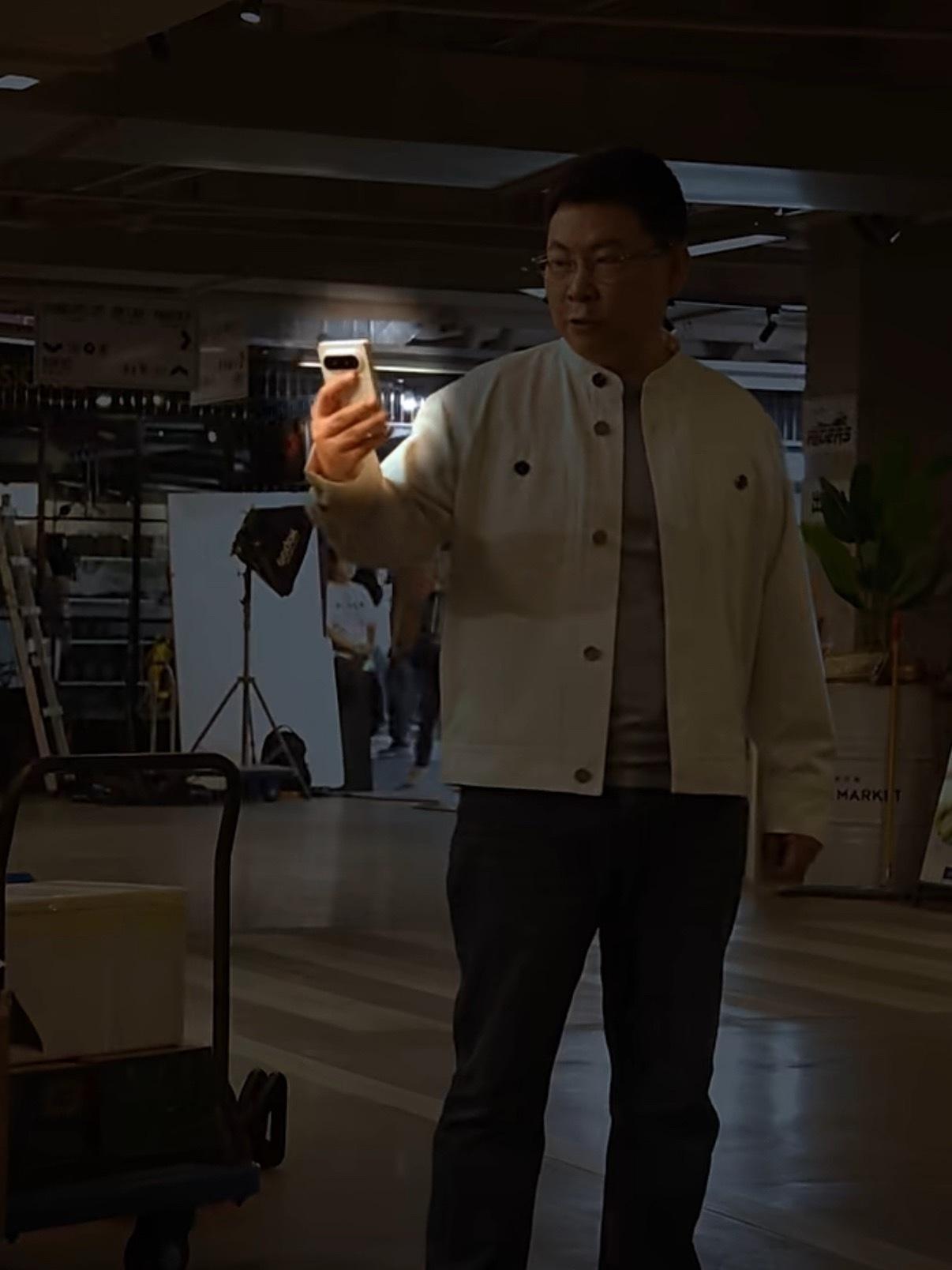 华为PuraXMax就这样水灵灵被余总曝光了华为PuraXMax来了