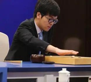 春兰杯决赛杨楷文2比1朴廷恒，中国第25位世界冠军，看看前24位都是谁，都有多少